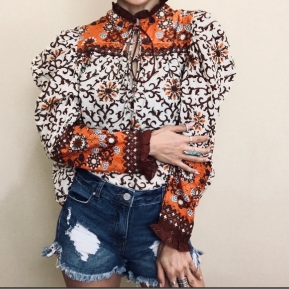 House of Harlow 1960 Tops - House of Harlow Long Sleeve Puff Shoulder
Blouse Beige Orange